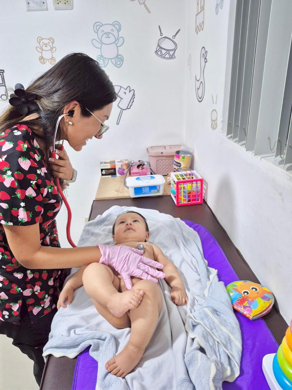 Atención pediátrica de la Dra. María Jesús